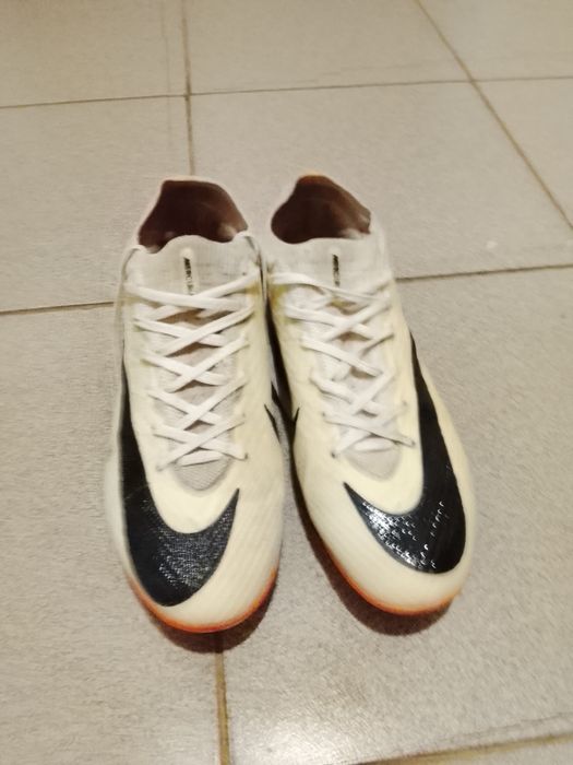 Срочно продаю бутсы Nike air zoom