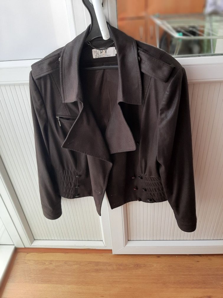 Куртка женская  48 размер темно коричневого цвета мягкая очень удобная