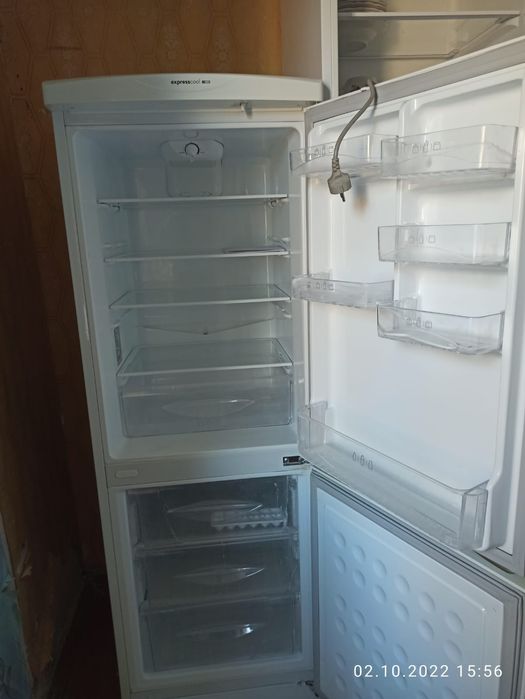 Продам холодильник