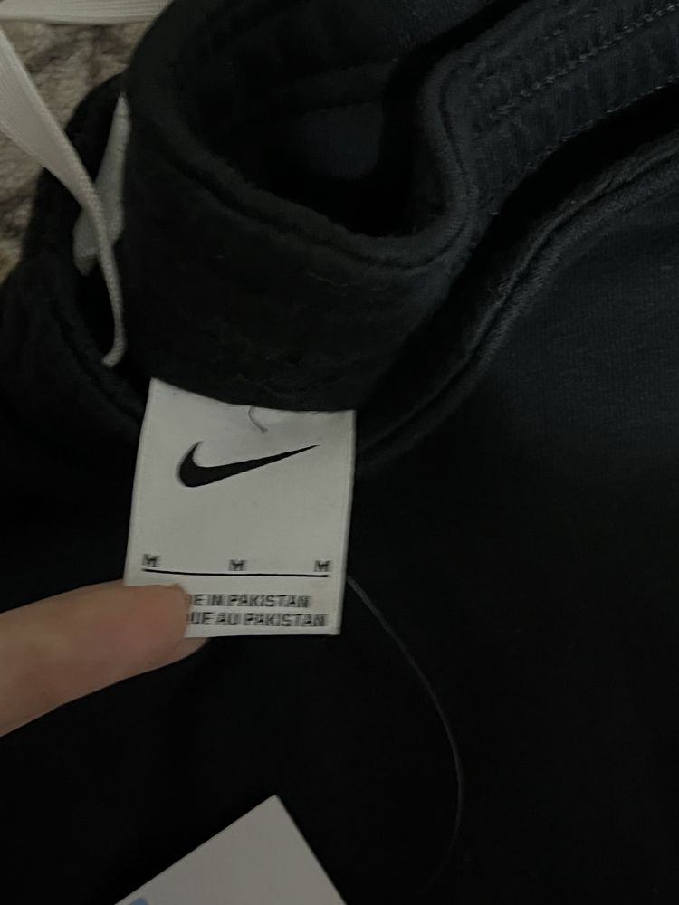 pantaloni nike noi cu eticheta