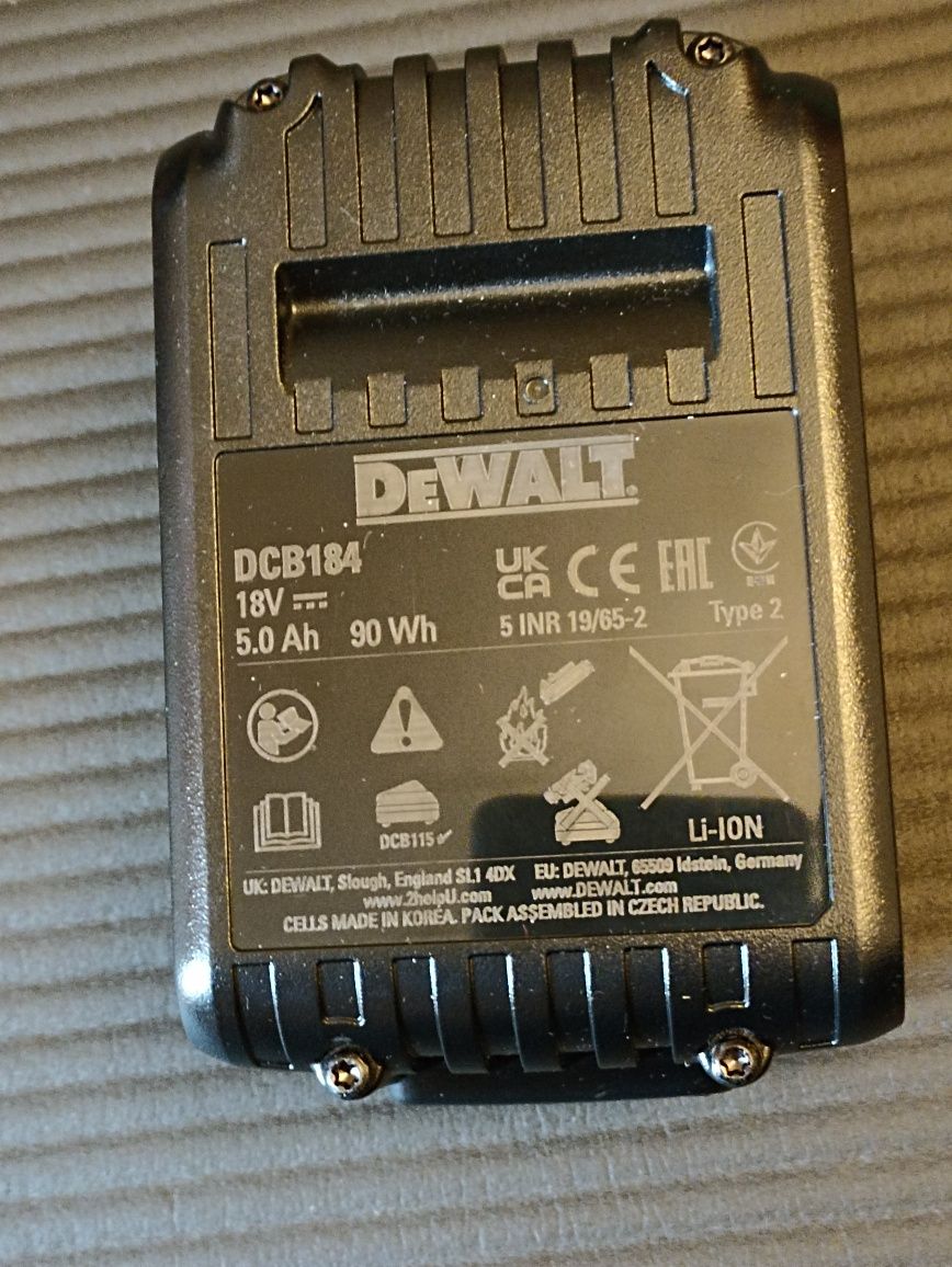 Baterie/Acumulator XR Li-Ion, 18V, 5Ah, nou, original DeWALT-Cehia.