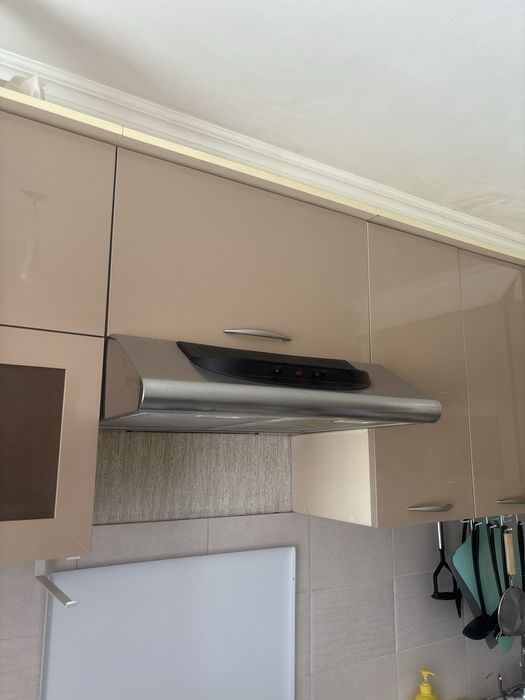 Продам вытяжку в хорошем состоянии