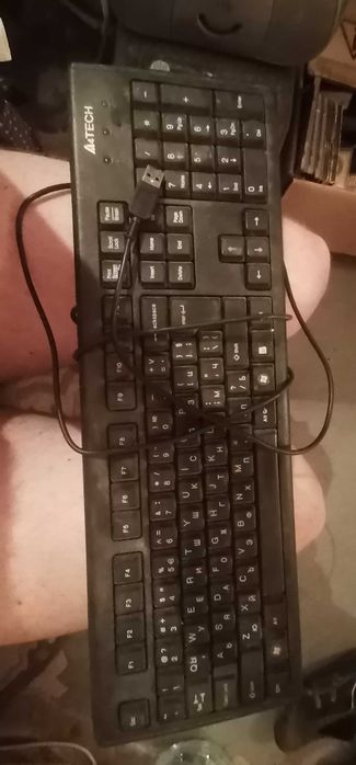 Запазена клавиатура с USB и монитор HP общо за 50 лева