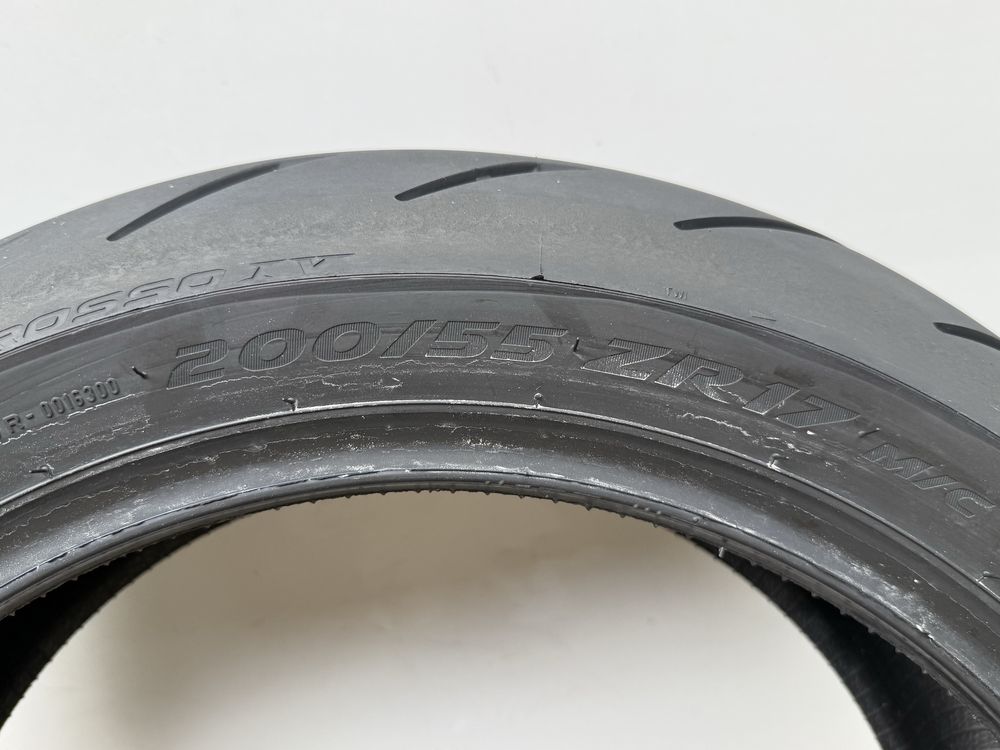 200/55/17 Pirelli rosso 4 dot 2023