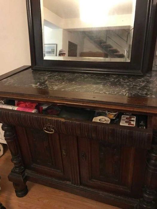 Oglinda din cristal cu rama din lemn si scrin cu ornamente