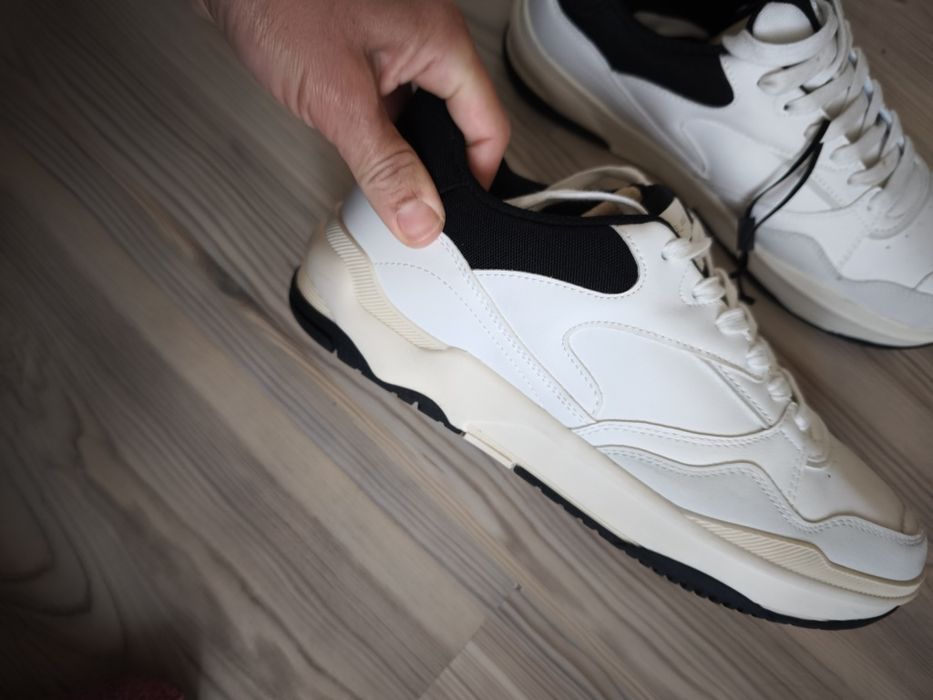 Нови маратонки Bershka 42 номер