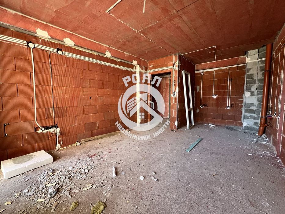 Продава се Двустаен апартамент в Пловдив, Остромила - 64 кв.м за 1007 €/кв.м - Снимка #1