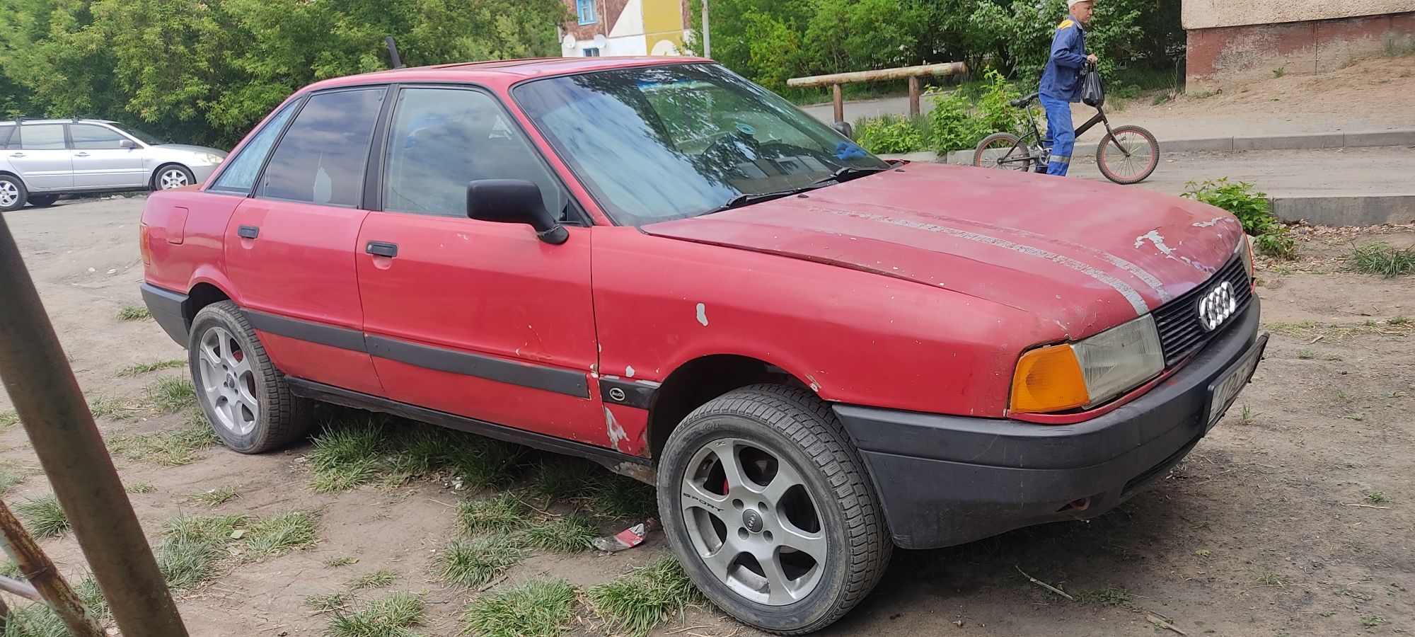 Продам Ауди б 3 есть вложения