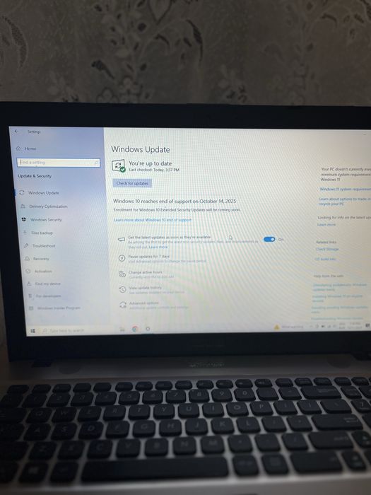 Vând laptop Asus i3