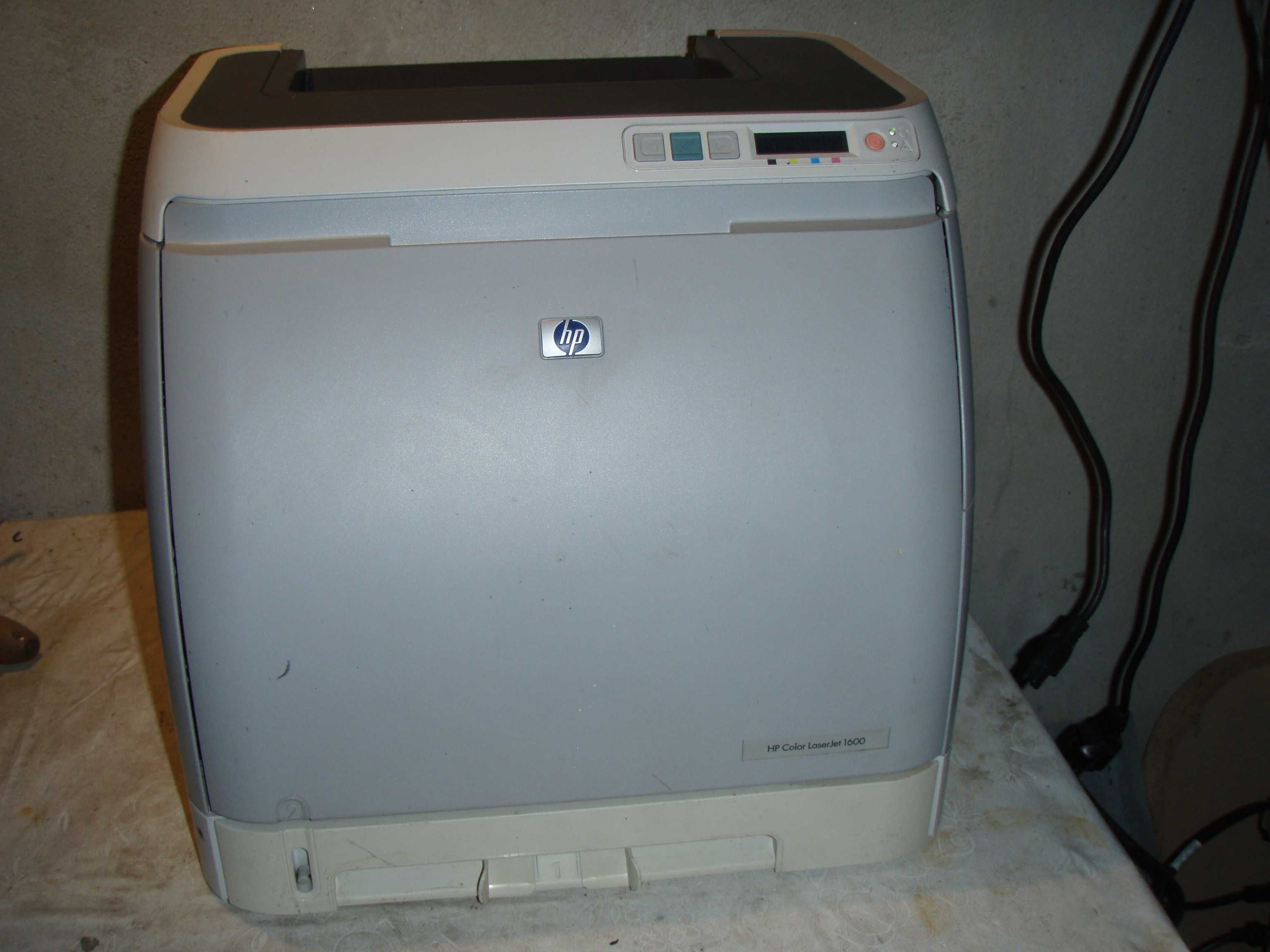 Imprimanta laser color cu placa de retea HP 1600, murdareste foaia