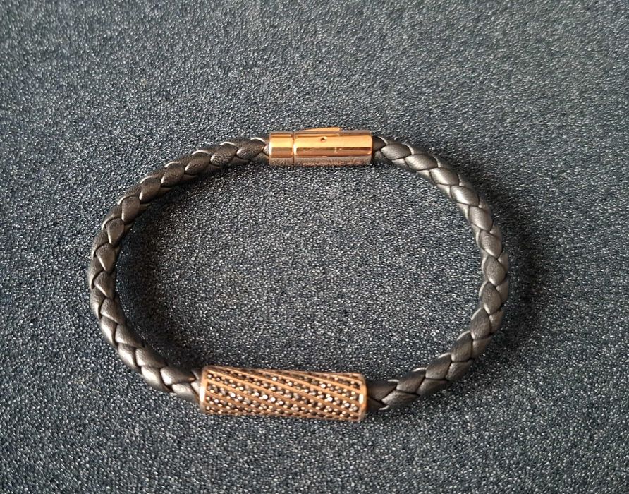 Swarovski Blaze bratara piele neagra, pandantiv aur roz cristale negre