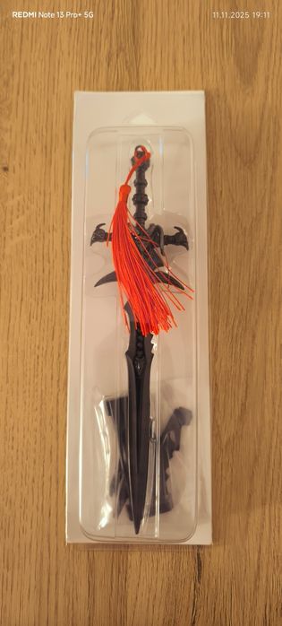 Warcraft - Frostmourne Letter Opener, ediție de colecție. 
with Stand