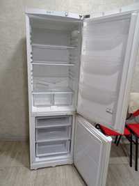 Холодилник INDESIT 8 лет без поломок работающая