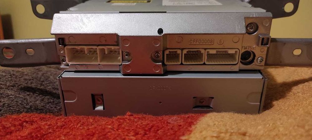 Оригинално радио за Тойота Рав 4