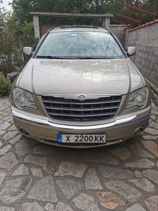 Продавам Крайслер Пасифика