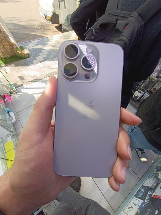 Срочно продаю iPhone 15 pro