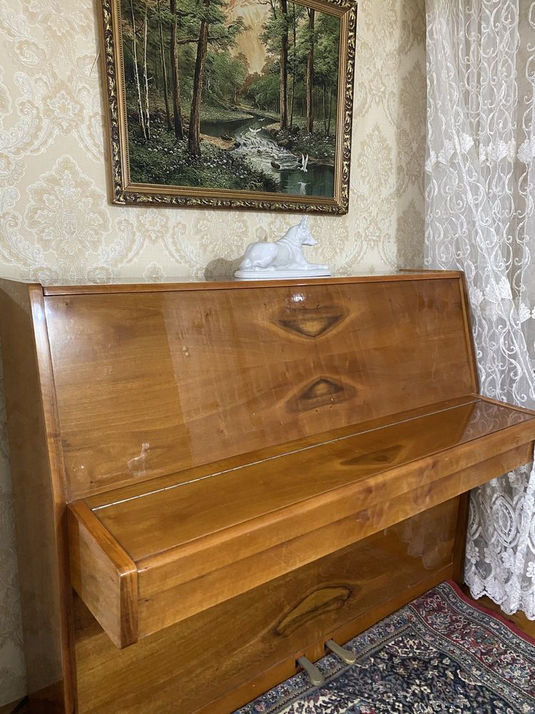 RIGA пианино