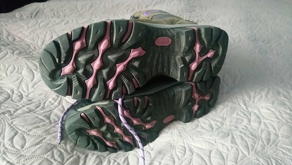 Bocanci trekking / drumetie Hi-Tec Skamania( marimea 38.5 )