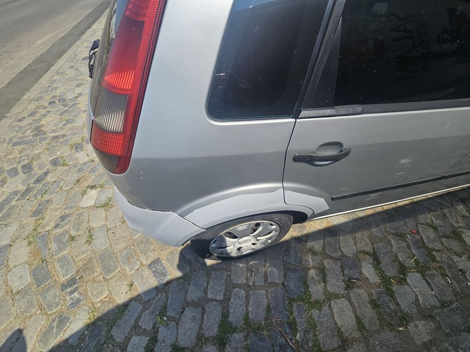 Ford fiesta 1.4 benzina