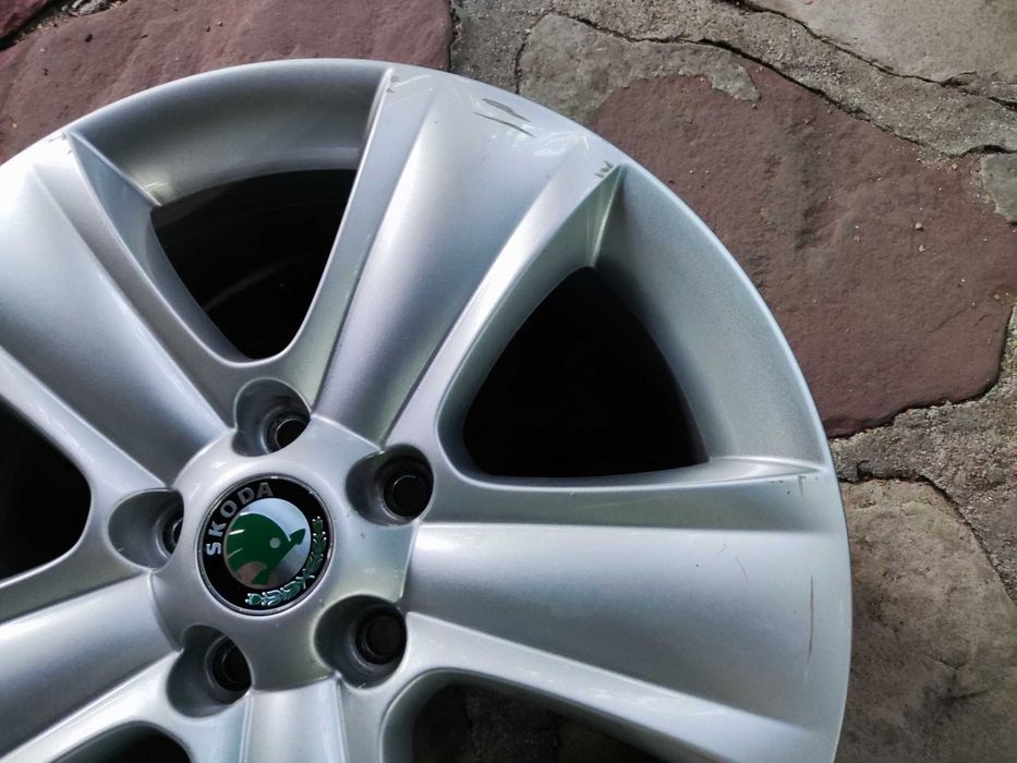 Skoda 17 цола 5х112 оригинални лети джанти Шкода 5x112 7х17 ЕТ45