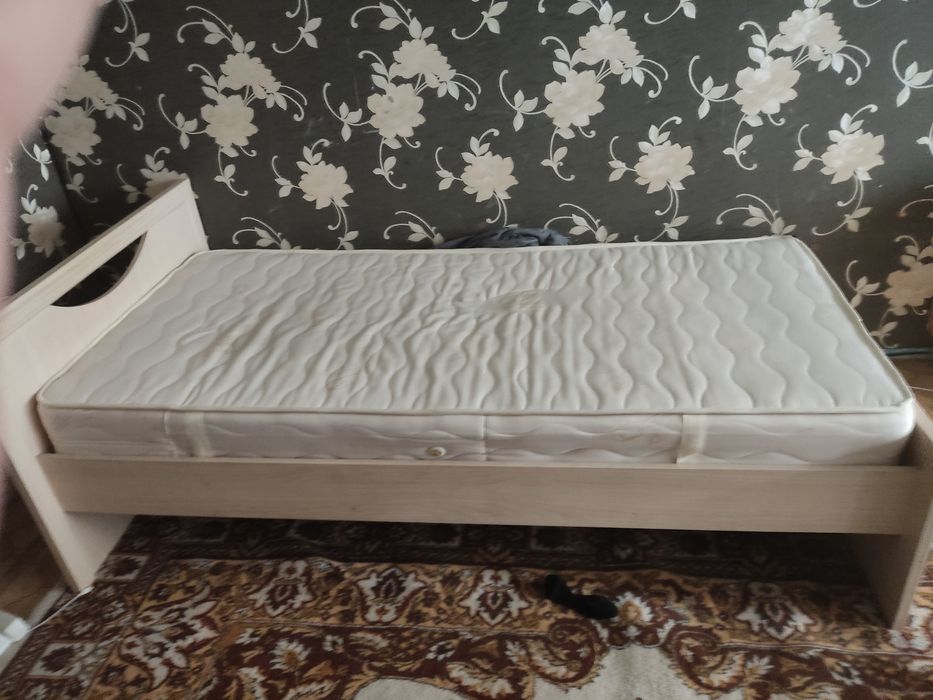 Кровать односпальная