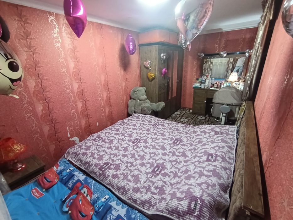 Uy sotladi xolati yaxshi kirb 69000$ kelishiladgan joyi bor