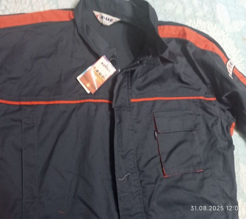 Продам защитные комбинезоны