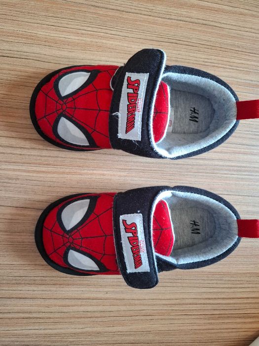 Papuci cu Spider-Man