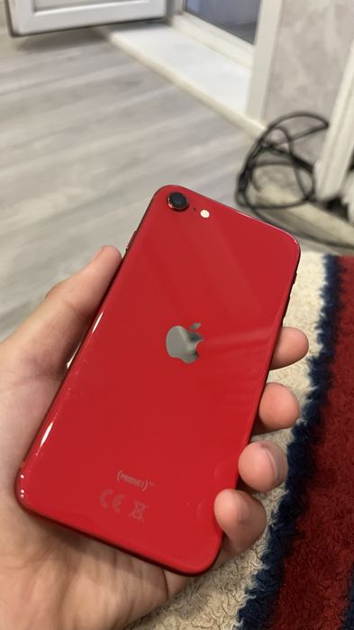 Продам iphone se 2020