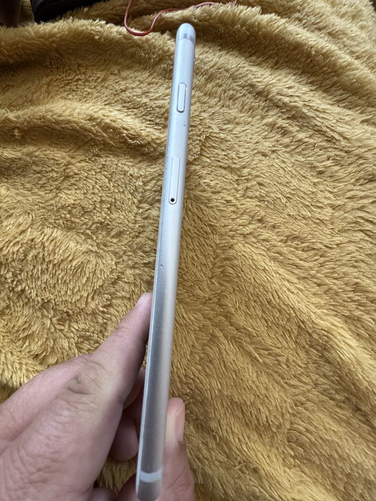 Iphone 6 Plus 64 GB incarcator, cablu, husa, centura noua, 5 Folii