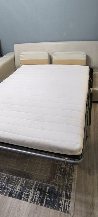 Диван триместен употребяван