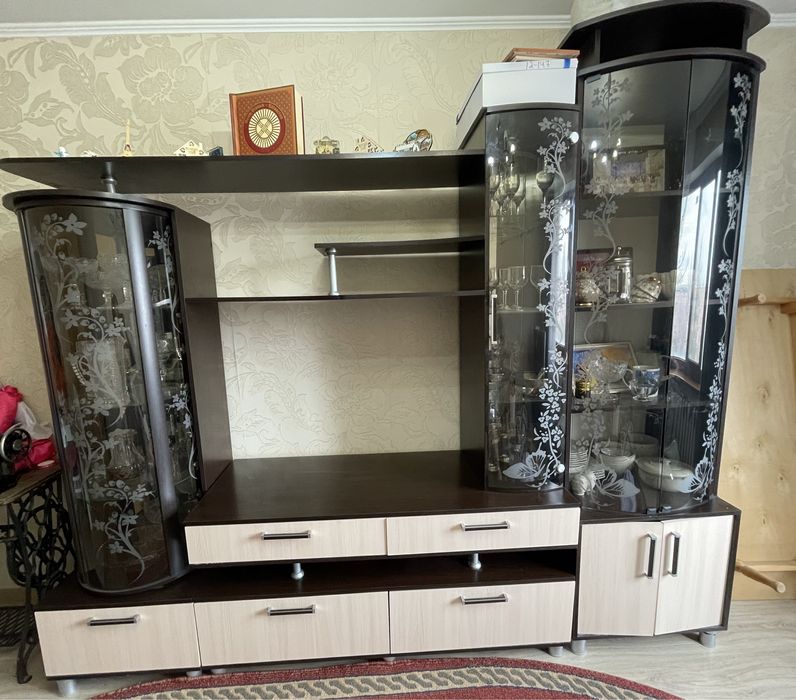 Продам стенку связи с переездом