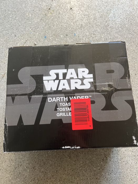Нов Darth Vader тостер Uncanny Brands