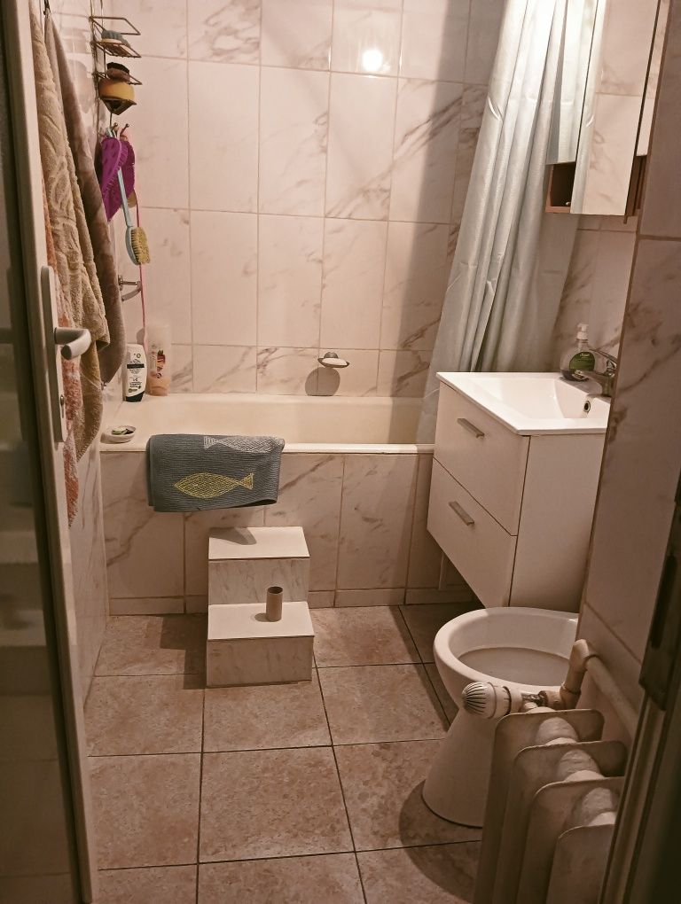 Vind apartament în Sânmartin