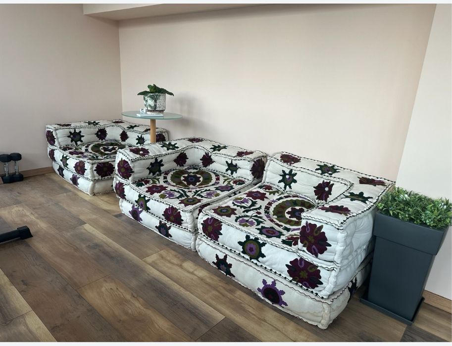 Модулен диван - комплект 2 пуфа и 2 възглавници - 3 модула