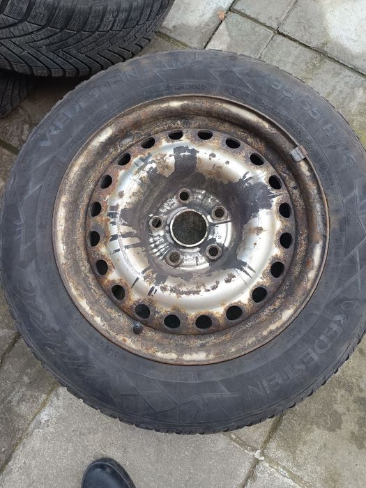 Продавам зимни гуми