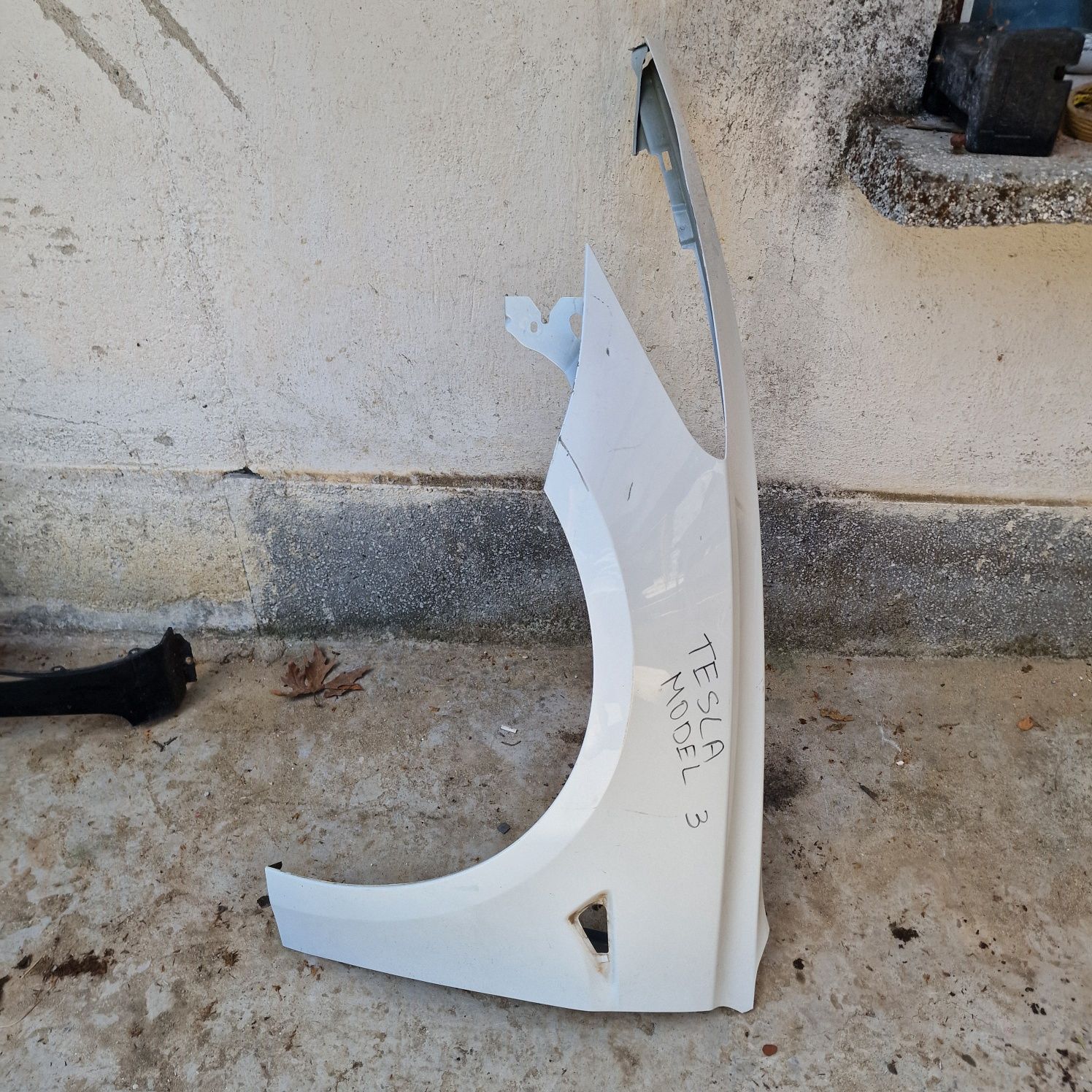 Tesla MODEL 3 ляв калник