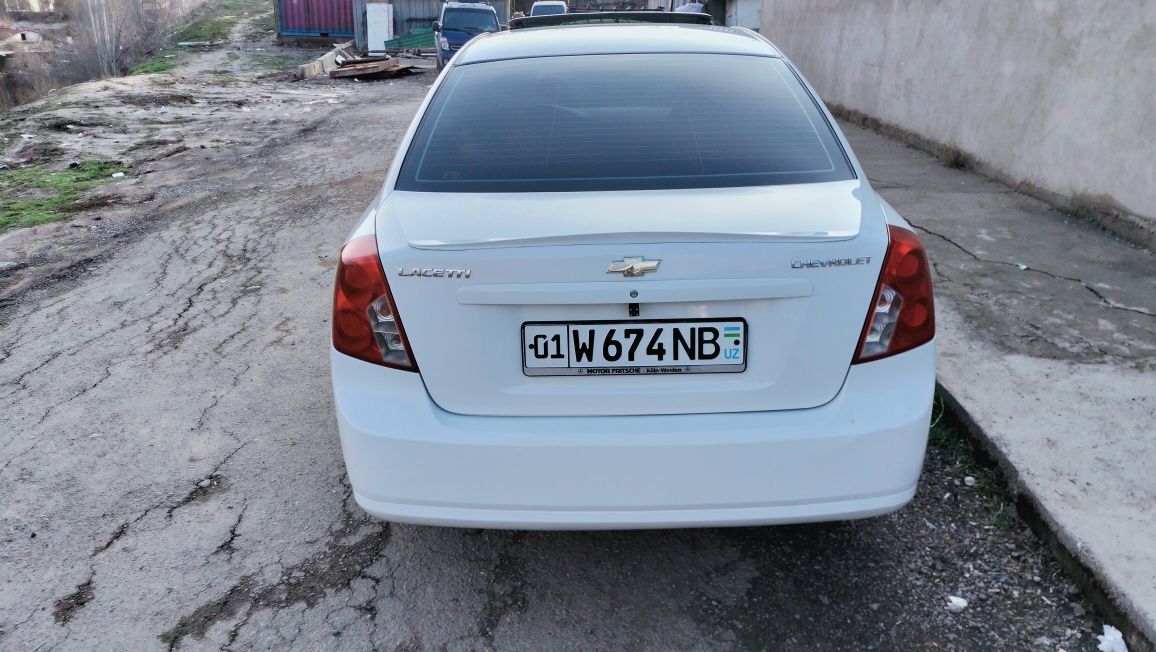 Lacetti sotiladi 3 pazitsa