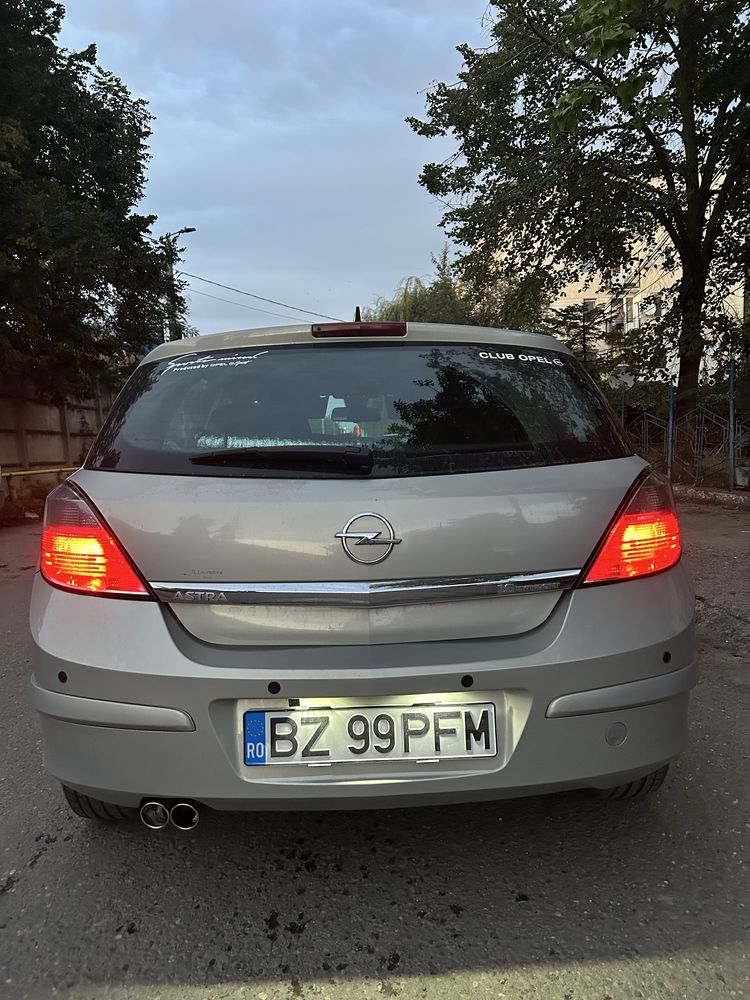 Vând Opel Astra H
