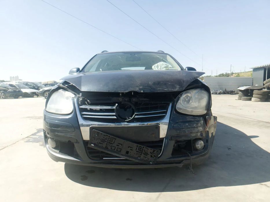 Dezmembrari / Dezmembrez Volkswagen Golf 5 Variant 1.9 BLS cutie viteze JCR cod culoare LC5F