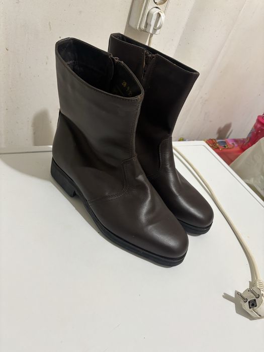 Vand ghete de dama noi nr 40 -41 sunt ca noii ne purtate