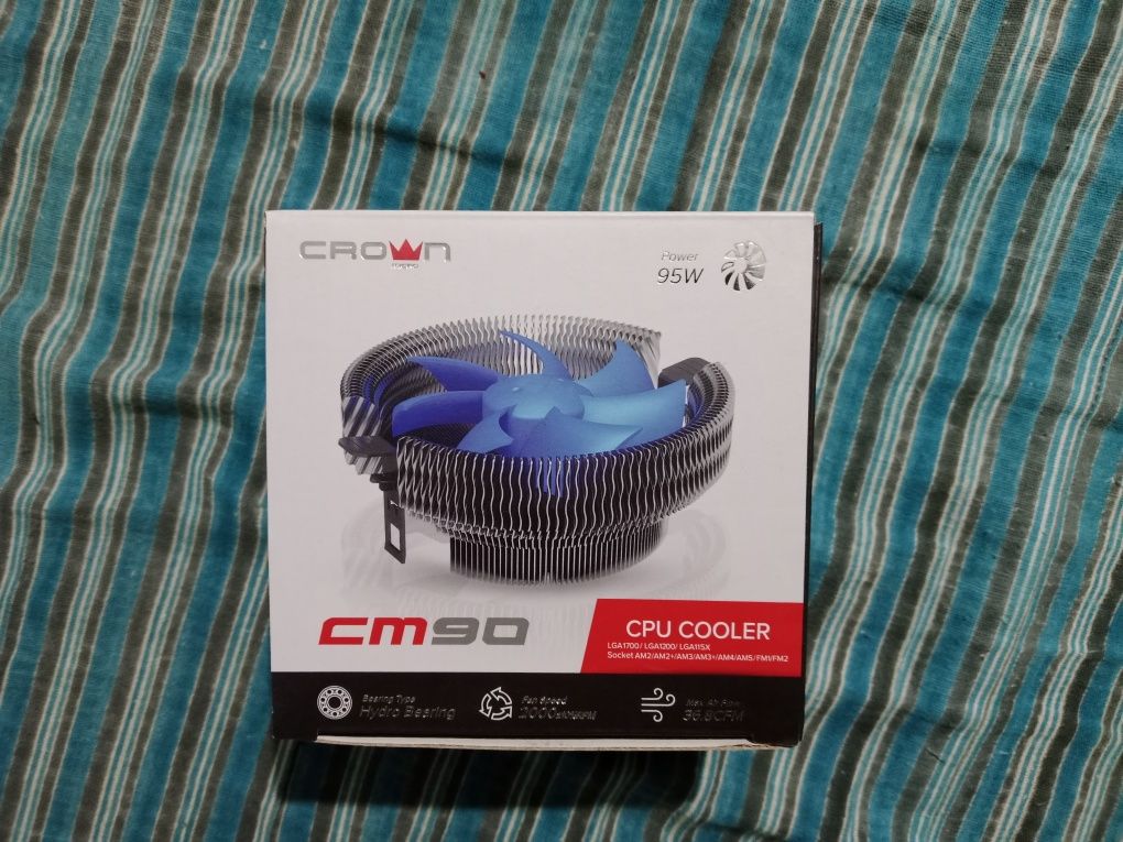 Кулер CROWN CM-90 для процессора.