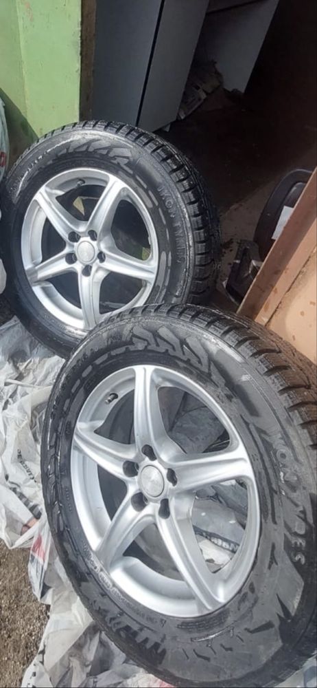 Продам шины зимние с дисками