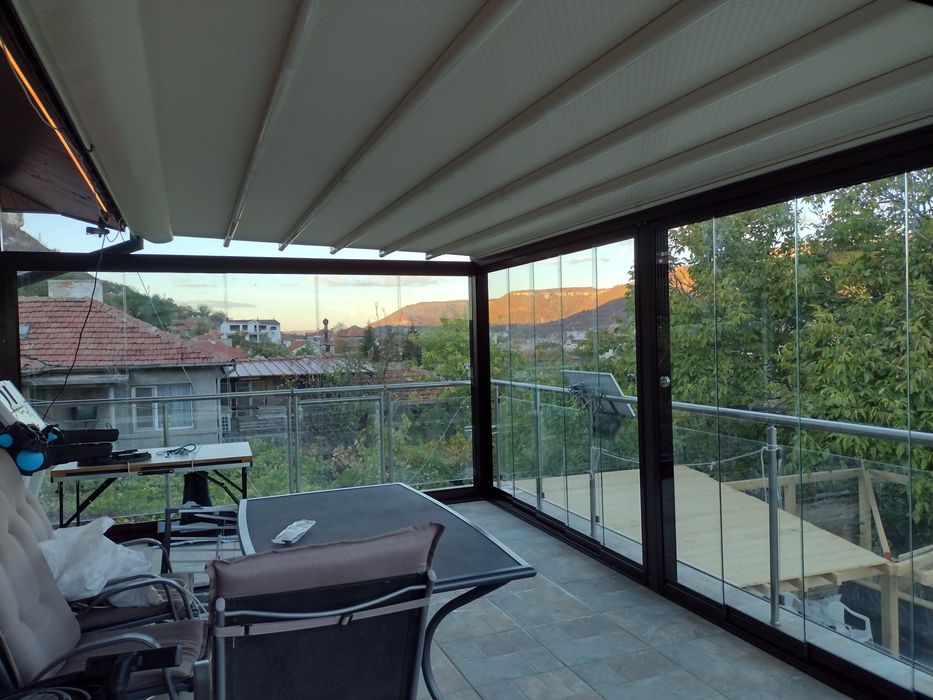 Перголи ,Остъкрения тип плъзгане, ветроупорни завеси, раменни тенти ме