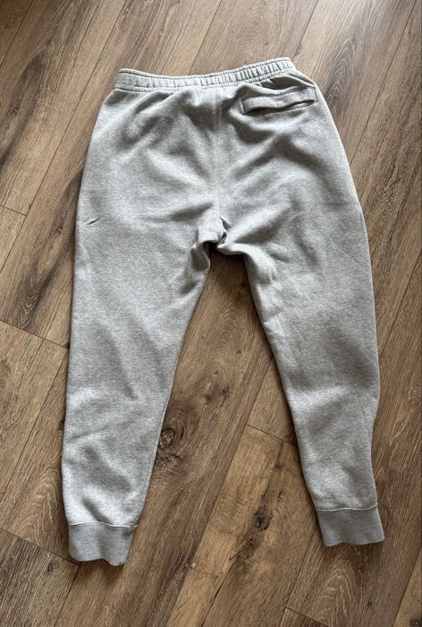 Чисто нови долнища Nike tech fleece