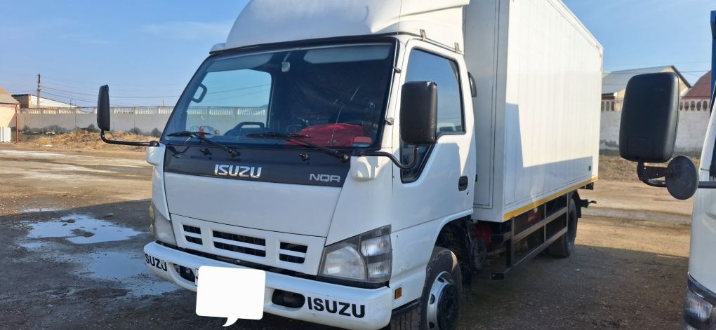 ISUZU avtomobil sotiladi