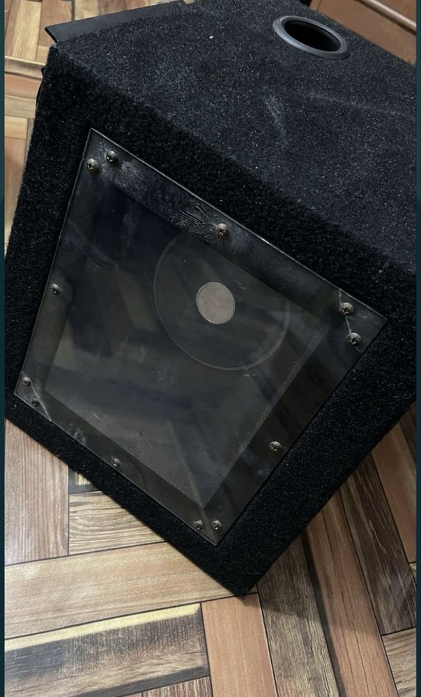 Vand subwoofer auto