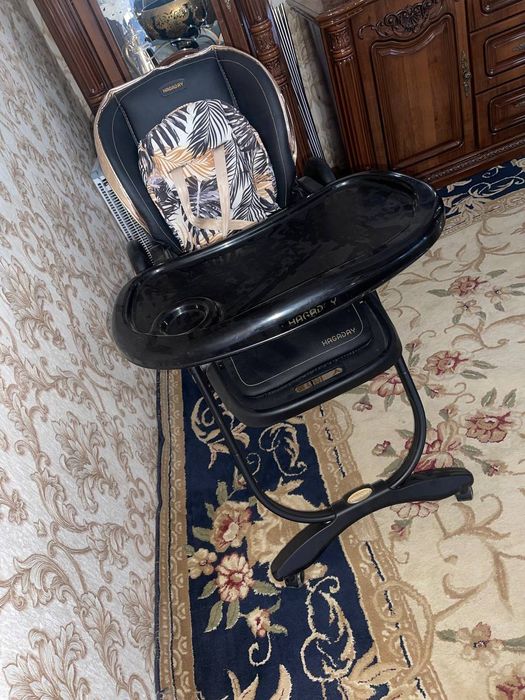 Bolalar ovqatlanadigan stul