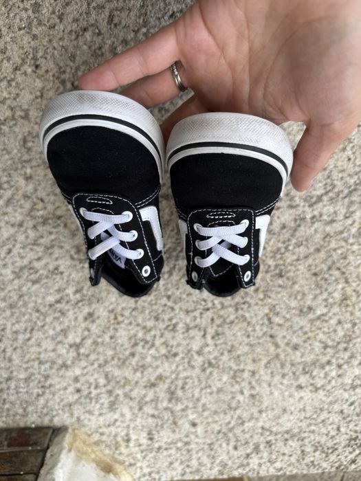 Boys Vans Running Shoes EU 26.5 (US10)  practic noi