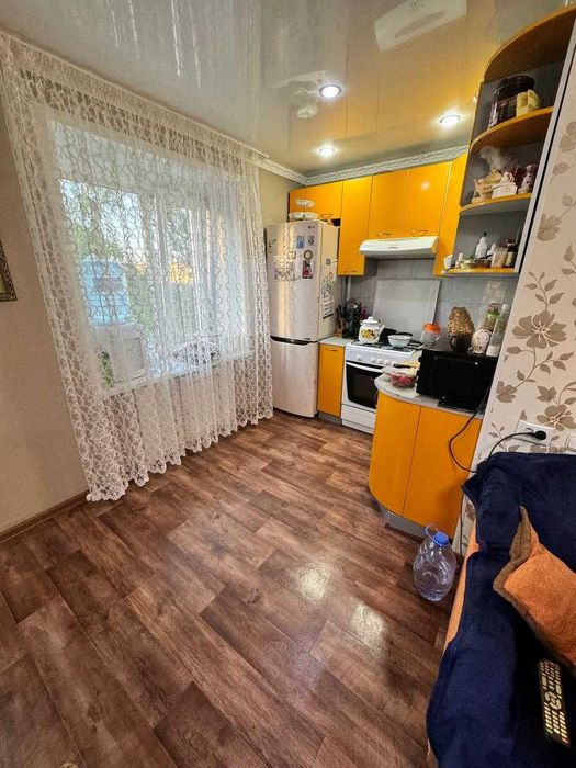 3х комнатная квартира на 5\5 в 18 мкр, 50 лет Октября, 4